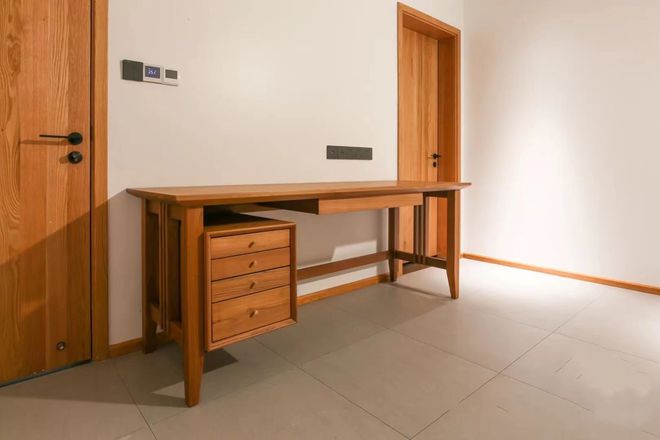 定制柚木书桌前,这些尺寸你要知道