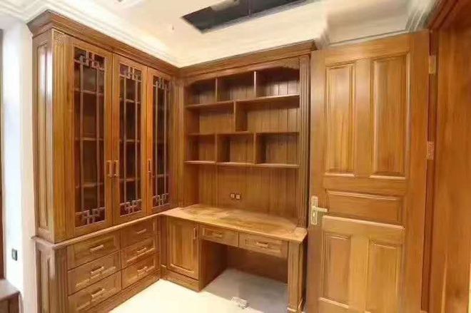 定制柚木书桌前,这些尺寸你要知道